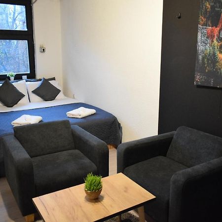 M - Square Private Rooms Скоп'є Екстер'єр фото