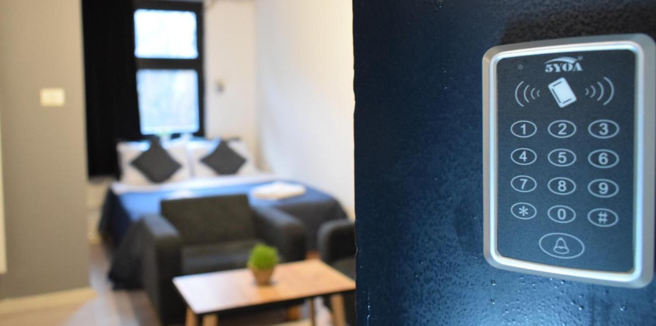 M - Square Private Rooms Скоп'є Екстер'єр фото