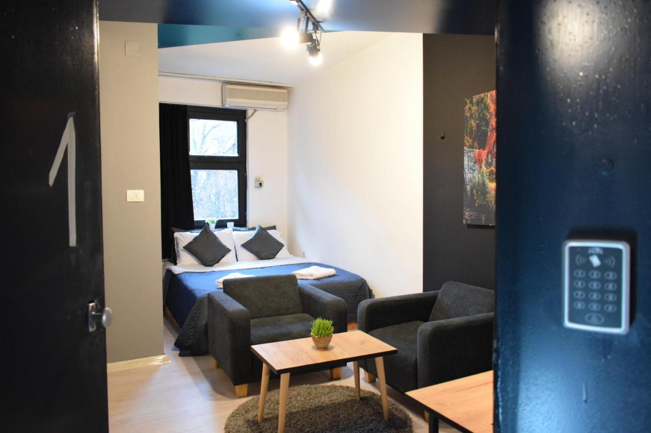 M - Square Private Rooms Скоп'є Екстер'єр фото