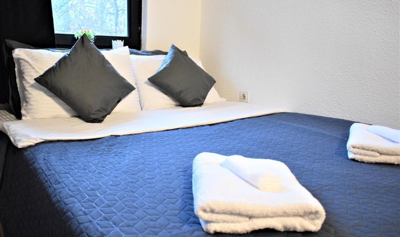 M - Square Private Rooms Скоп'є Екстер'єр фото