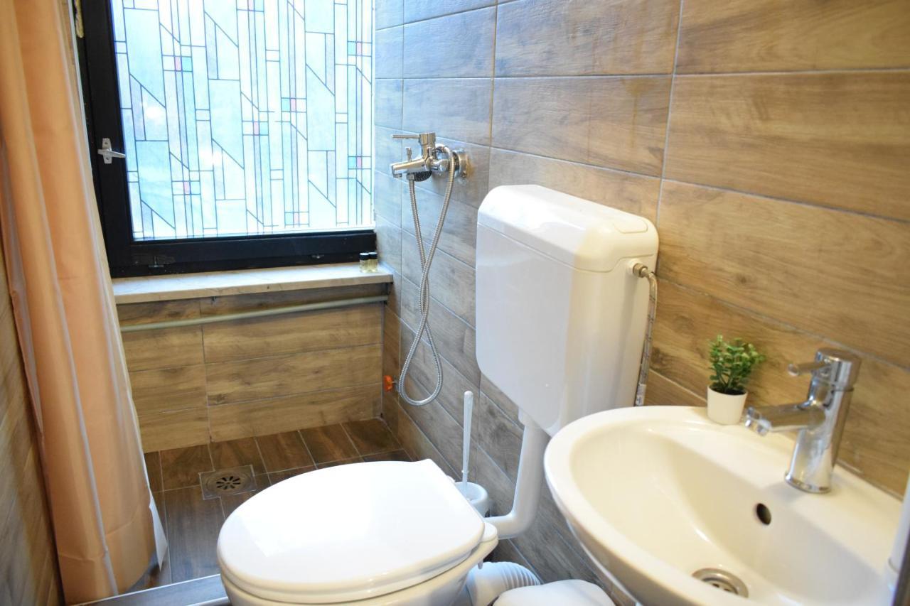 M - Square Private Rooms Скоп'є Екстер'єр фото