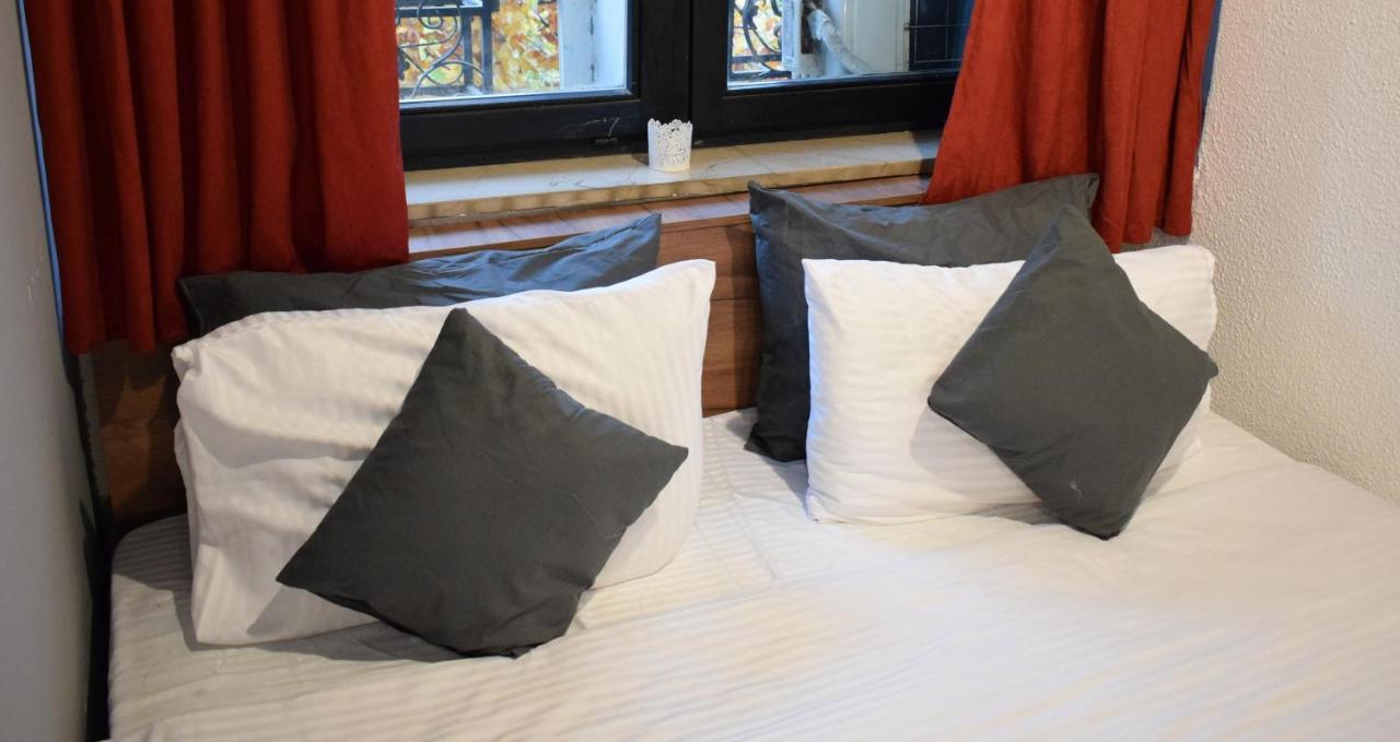 M - Square Private Rooms Скоп'є Екстер'єр фото