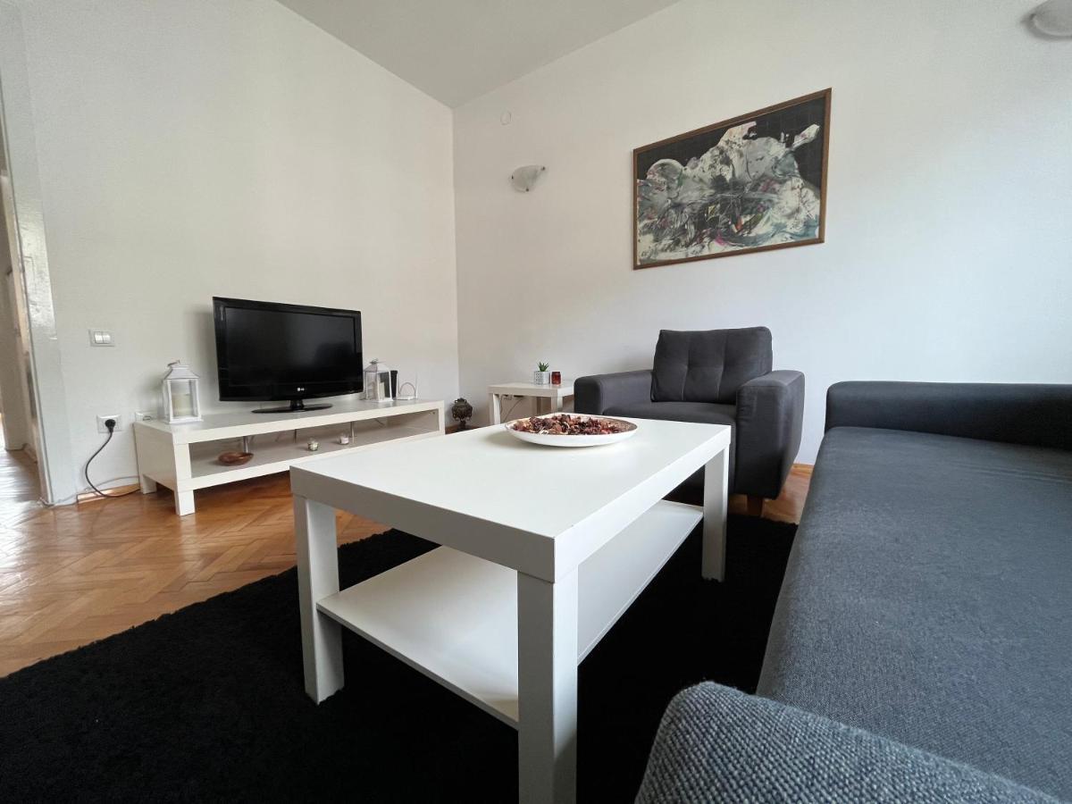 M - Square Private Rooms Скоп'є Екстер'єр фото